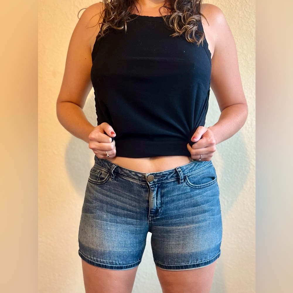 Lauren Conrad Jean Shorts Size 8